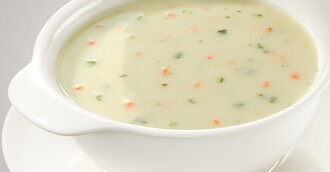 Grünkerncremesuppe mit feinem Gemüse, Royal