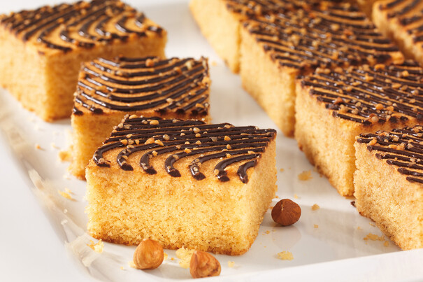 Nusskuchen, geschnitten