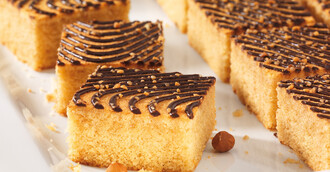 Nusskuchen, geschnitten