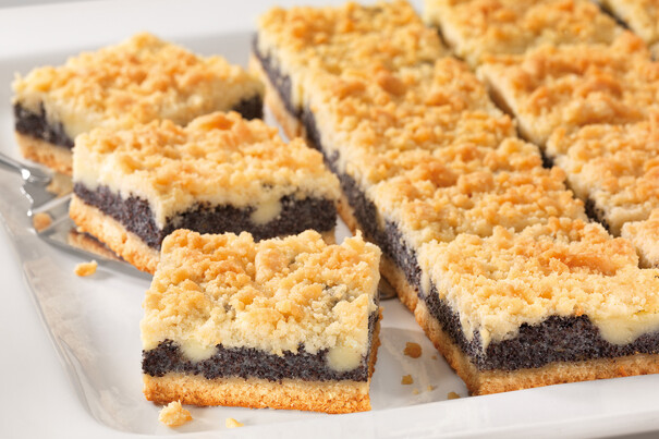 Mohnkuchen, geschnitten Mohnkuchen, geschnitten