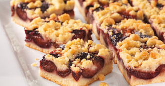 Pflaumenkuchen, geschnitten