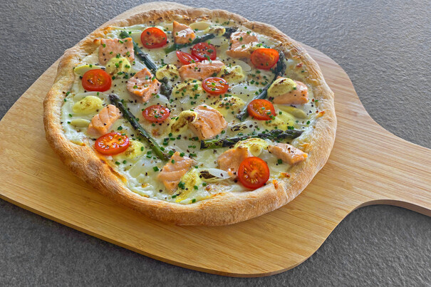 Pizza Salmone con asparagi