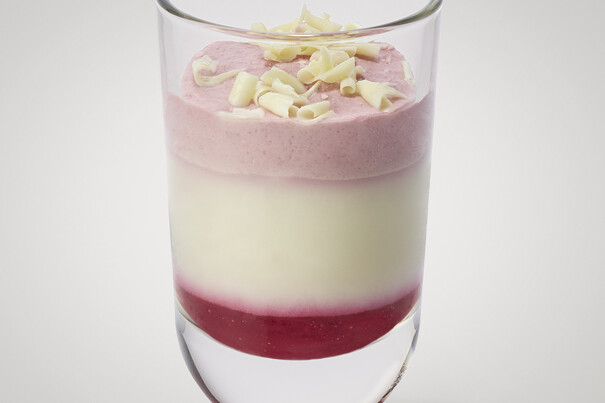 Joghurtcreme mit Zweierlei von der Himbeere Joghurtcreme mit Zweierlei von der Himbeere