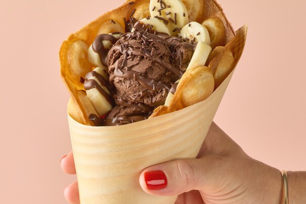 Bubble Waffel mit Schokoladeneis & Banane