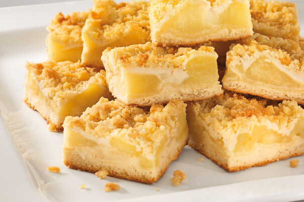 Apfelkuchen, geschnitten Apfelkuchen, geschnitten