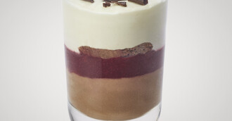 Dessert nach Art Schwarzwälder-Kirsch